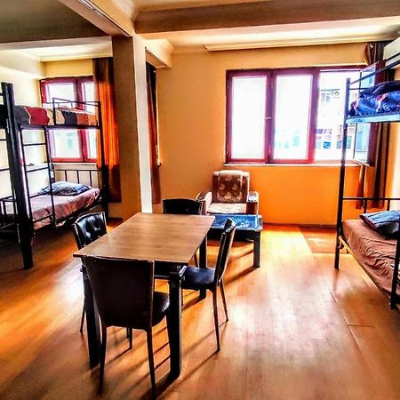 Masala Hostel Μπατούμι Εξωτερικό φωτογραφία