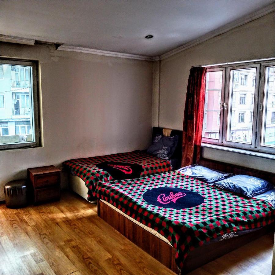 Masala Hostel Μπατούμι Εξωτερικό φωτογραφία