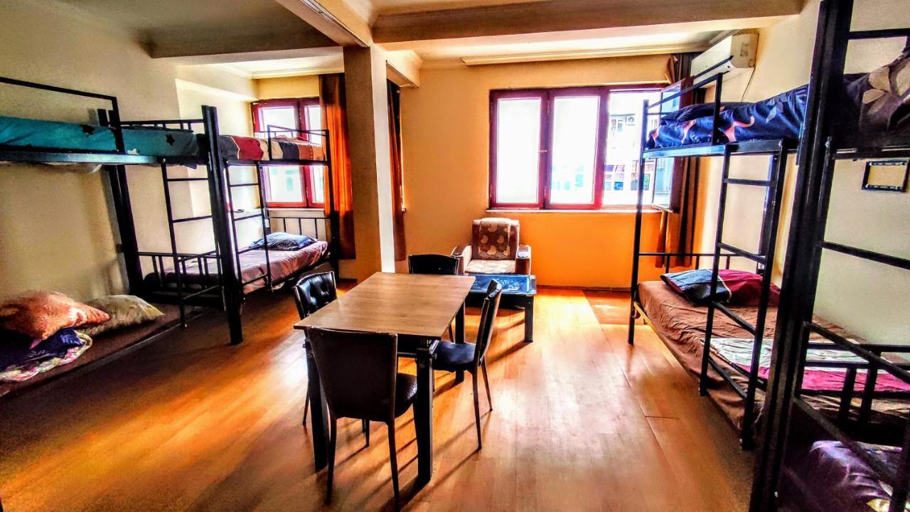Masala Hostel Μπατούμι Εξωτερικό φωτογραφία